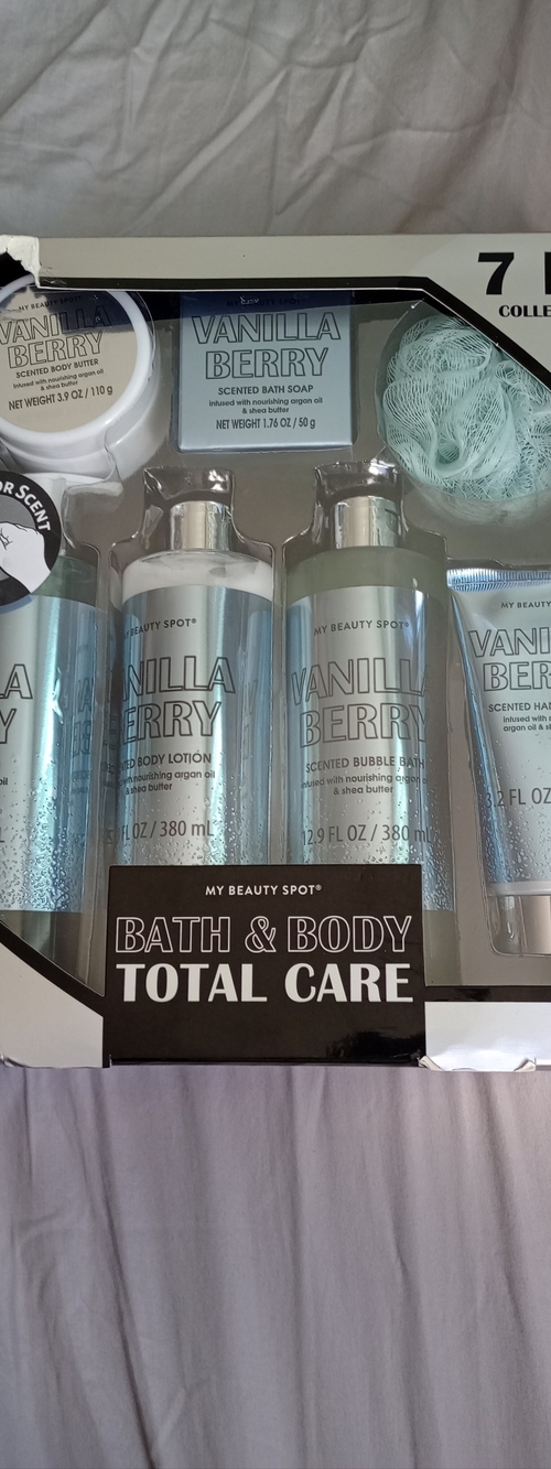 Vanilla Bee Beauty Bath & Body Total Care Gift Set NWT